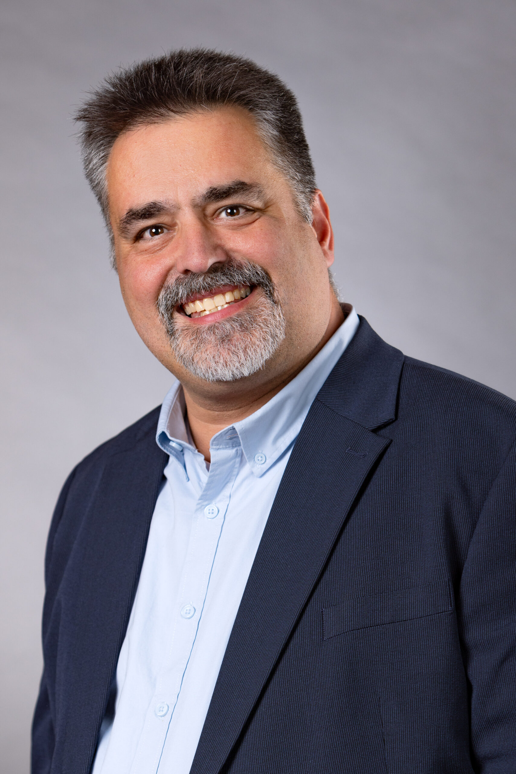 Andreas Kucharski aus Duisburg. Kandidiert im Wahlkreis Düsseldorf. Lehrer an der Justus-von-Liebig-Schule.