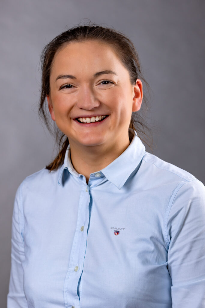 Christina Ernst aus Verl. Kandidiert im Wahlkreis Detmold. Lehrerin an der Gesamtschule Verl.