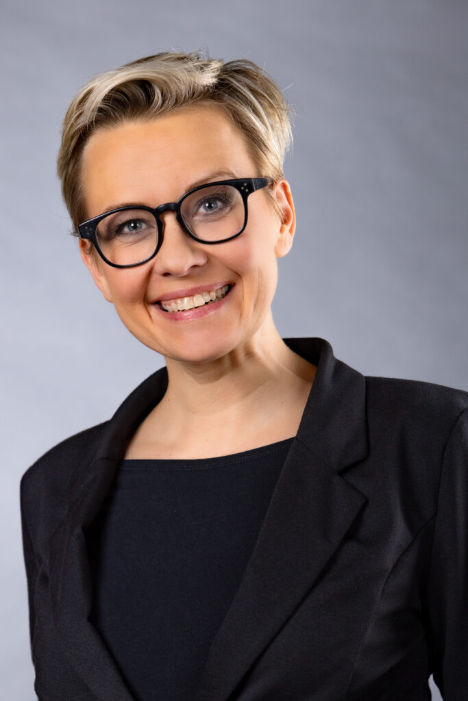 Doreen Preiß aus Brühl. Kandidiert im Wahlkreis Köln. Lehrerin an der Erich Kästner Realschule.