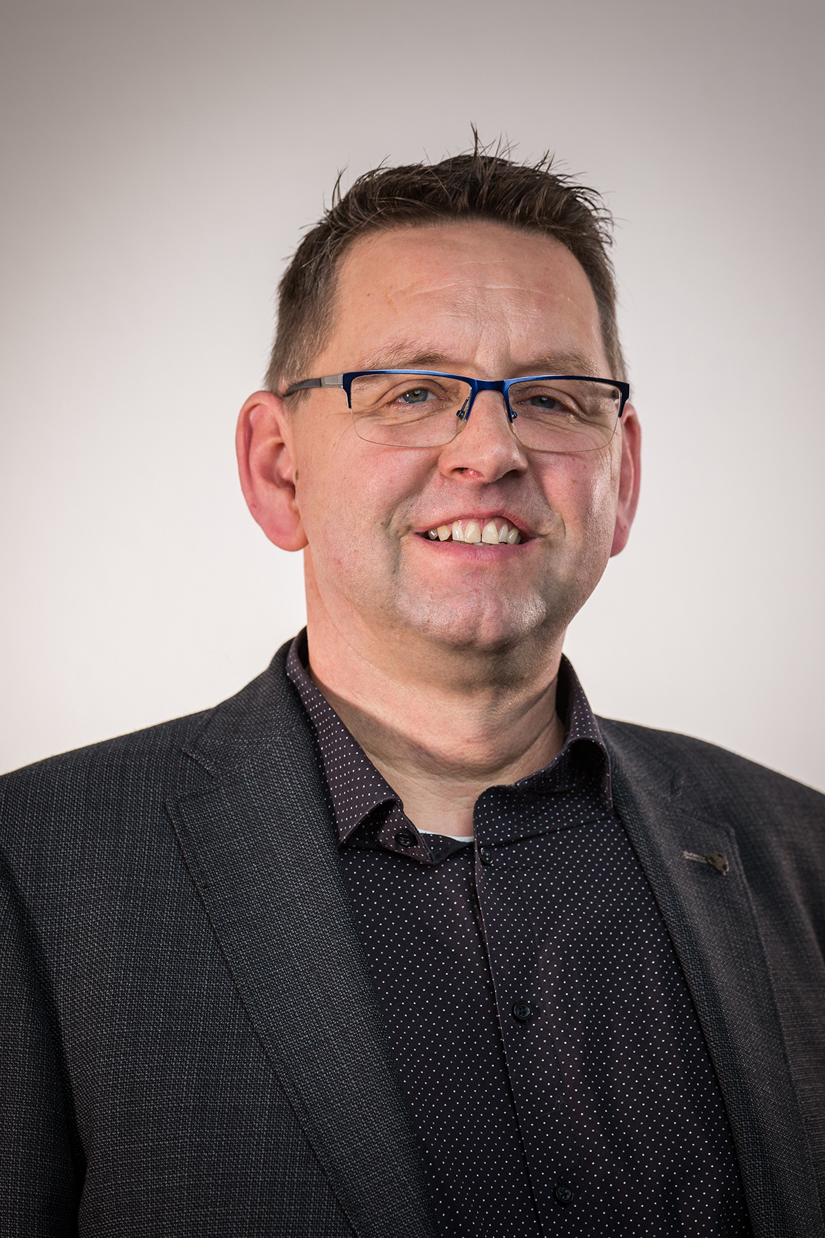 Germer Rüdiger aus Geldern. Kandidiert im Wahlkreis Düsseldorf. Lehrer an der Realschule Fleuth.