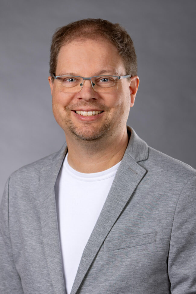 Jörn Krüger aus Detmold. Kandidiert im Wahlkreis Detmold. Lehrer an der Realschule 1.