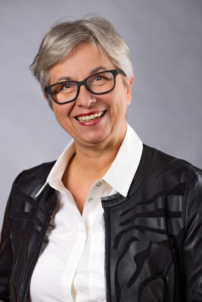 Kerstin Thomsen aus Leverkusen. Kandidiert im Wahlkreis Köln. Lehrerin an der kath. Hauptschule.