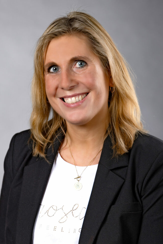 Nicole Paulus aus Detmold. Kandidiert im Wahlkreis Detmold. Lehrerin an der Realschule 1.